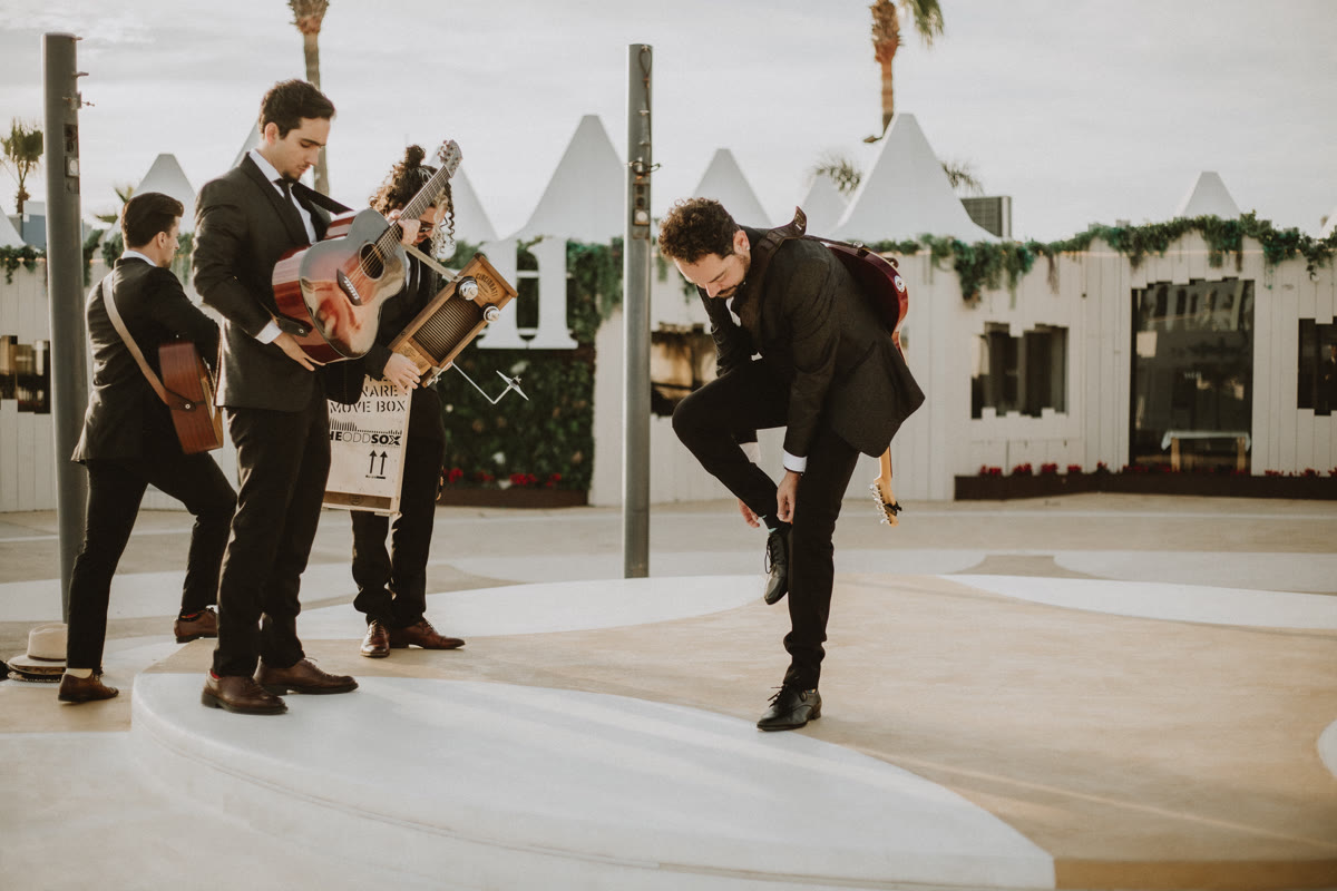 Why Choose a Roaming Band in England for Your Wedding Party?